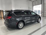 Used 2022 Chrysler Pacifica Touring-L image 4
