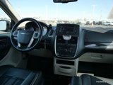 Used 2014 Chrysler Town & Country Touring image 3