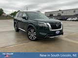 New 2025 Nissan Pathfinder Platinum image 2
