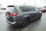 Used 2021 Chrysler Pacifica Touring-L image 5
