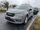 New 2025 Chrysler Pacifica Select image 4