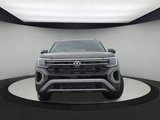 New 2025 Volkswagen Atlas Peak Edition SE image 2