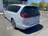 Certified 2022 Chrysler Pacifica Limited w/ Uconnect Theater Family Group image 5