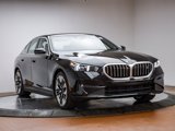 New 2026 BMW i5 eDrive40 w/ Premium Package image 3