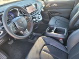 New 2025 Chrysler Pacifica Select image 6