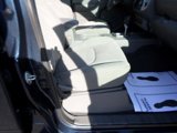 Used 2020 Nissan Frontier SV image 2