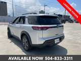 Used 2024 Nissan Pathfinder SV image 3