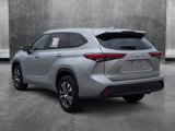 Used 2023 Toyota Highlander XLE image 3