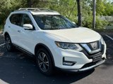 Used 2017 Nissan Rogue SL w/ SL Premium Package image 4