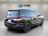 Used 2023 Lincoln Navigator Reserve image 4
