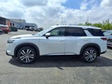 New 2025 Nissan Pathfinder Platinum image 4