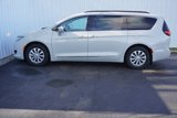 Used 2017 Chrysler Pacifica Touring-L image 3