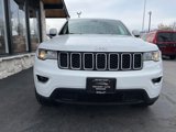 Used 2018 Jeep Grand Cherokee Laredo image 2