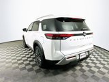 New 2025 Nissan Pathfinder SL image 6