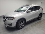 Used 2018 Nissan Rogue SL image 2