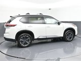 New 2025 Nissan Rogue Platinum w/ Platinum Premium Package image 3