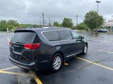 Used 2020 Chrysler Pacifica Touring-L image 5