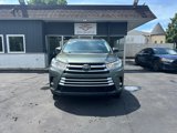 Used 2017 Toyota Highlander XLE image 2