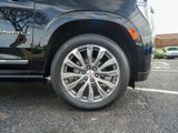 Used 2021 GMC Yukon Denali w/ Denali Premium Package image 5