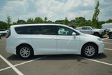 Used 2022 Chrysler Pacifica Touring-L image 6