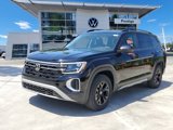 New 2025 Volkswagen Atlas Peak Edition SE image 2