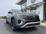 New 2025 Volkswagen Atlas Peak Edition SE image 2