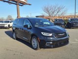 New 2025 Chrysler Pacifica Select image 3