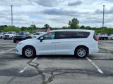 Used 2023 Chrysler Pacifica Touring-L image 4