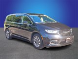 Used 2024 Chrysler Pacifica Select image 3