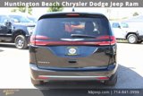 Used 2023 Chrysler Pacifica Touring-L image 4