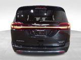 Used 2023 Chrysler Pacifica Limited image 4