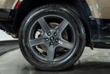 Used 2023 Land Rover Defender 110 X-Dynamic SE image 5