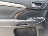 Used 2019 Toyota Highlander XLE image 4