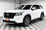 New 2025 Nissan Pathfinder Platinum image 2