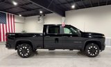 Used 2020 Chevrolet Silverado 2500 Custom w/ Custom Value Package image 4