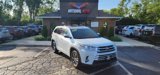 Used 2017 Toyota Highlander XLE image 2