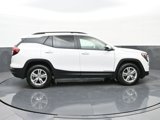 Used 2024 GMC Terrain SLE w/ Driver Convenience Package image 2