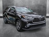 Used 2024 Toyota Highlander XLE image 3