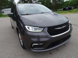 Used 2023 Chrysler Pacifica Touring-L image 3