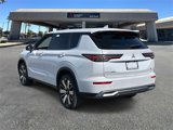New 2025 Mitsubishi Outlander SE image 2