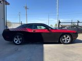 Used 2016 Dodge Challenger SXT image 2