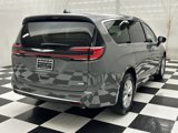 New 2025 Chrysler Pacifica Select image 6
