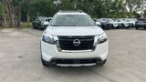 New 2025 Nissan Pathfinder Platinum image 2