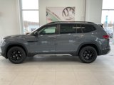 New 2025 Volkswagen Atlas Peak Edition SE image 4