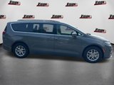 Certified 2022 Chrysler Pacifica Touring-L image 4