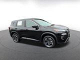 Used 2024 Nissan Rogue SV image 2