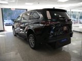 Used 2025 Toyota Sienna LE image 3