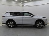 New 2025 Mitsubishi Outlander SE image 2