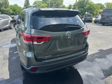 Used 2017 Toyota Highlander XLE image 6