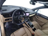 Certified 2025 Porsche Macan image 4